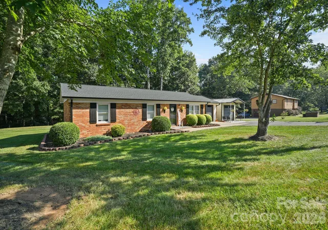 Photo 2 of Single family home for sale at 2428 Side Ln, Conover, NC 28613 | MLS# 4422751 | Listing updated on 2026-09-11