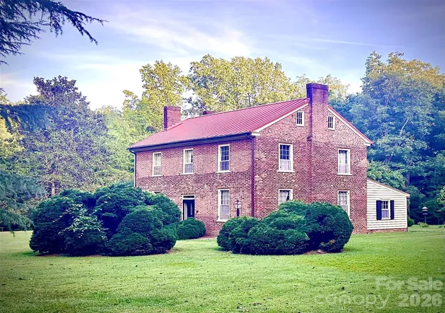 Photo 2 of Single family home for sale at 290 E Maple Ave, Mocksville, NC 27028 | MLS# 4422753 | Listing updated on 2026-10-07