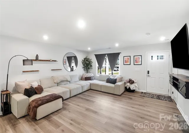 Photo 2 of Single family home for sale at 10253 Florentine Way, Charlotte, NC 28214 | MLS# 4422774 | Listing updated on 2026-09-21