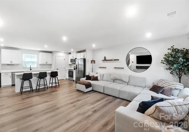 Photo 4 of Single family home for sale at 10253 Florentine Way, Charlotte, NC 28214 | MLS# 4422774 | Listing updated on 2026-09-21