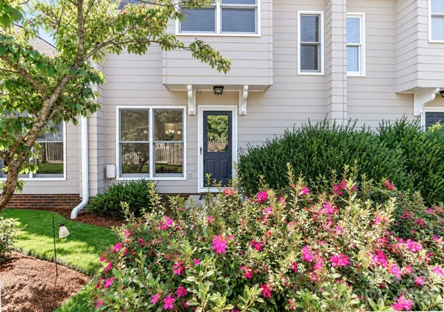 Photo 2 of Condo for sale at 205 S Academy St, Mooresville, NC 28115 | MLS# 4422871 | Listing updated on 2026-09-12
