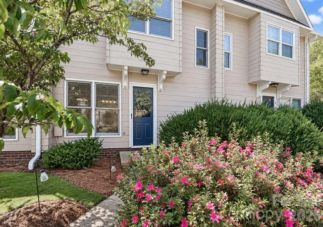 Photo 3 of Condo for sale at 205 S Academy St, Mooresville, NC 28115 | MLS# 4422871 | Listing updated on 2026-09-12