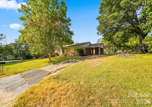 Photo 2 of Sale Pending at 101 Reading St, York, SC 29745 | MLS# 4422873 | Listing updated on 2026-09-23