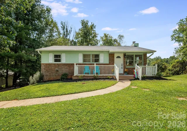 Photo 1 of Single family home for sale at 15 Old Youngs Cvs Rd, Candler, NC 28715 | MLS# 4422903 | Listing updated on 2026-09-14