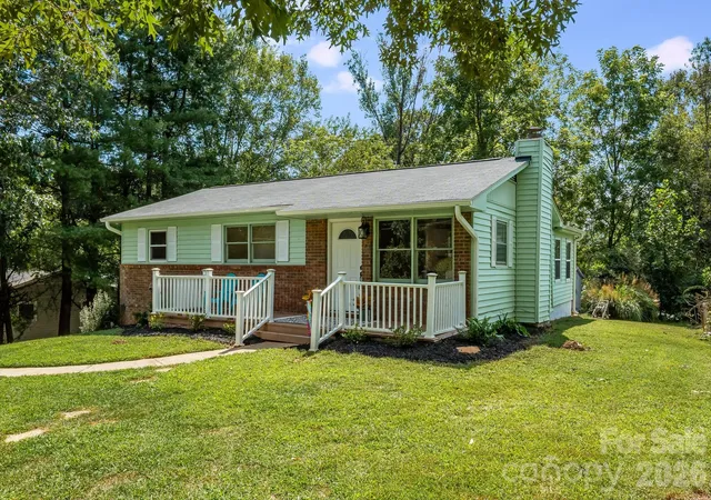 Photo 2 of Single family home for sale at 15 Old Youngs Cvs Rd, Candler, NC 28715 | MLS# 4422903 | Listing updated on 2026-09-14