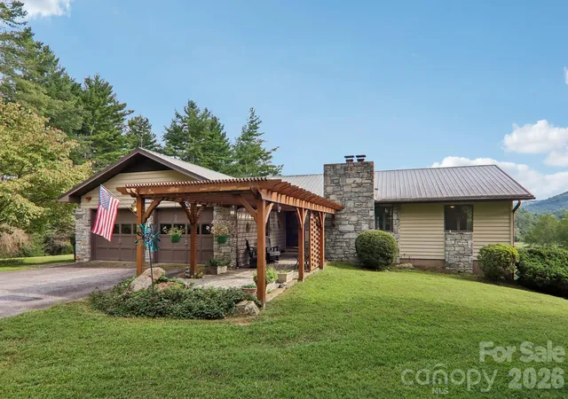 Photo 2 of Single family home for sale at 212 Rocky Meadow Ln, Etowah, NC 28729 | MLS# 4422905 | Listing updated on 2026-09-13