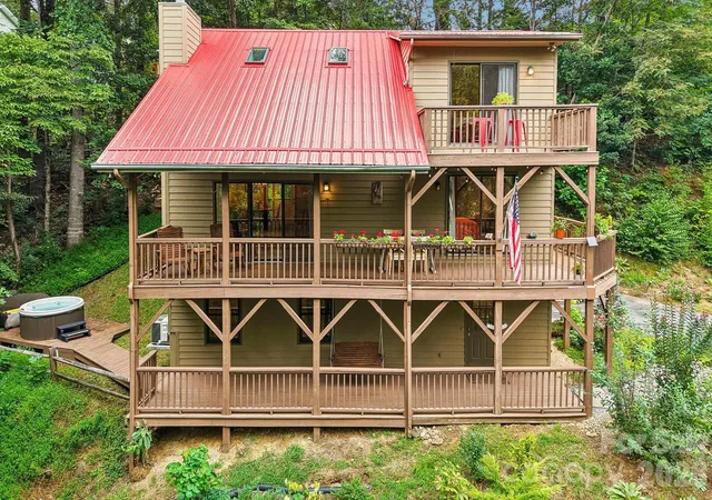 Photo 1 of Single family home for sale at 36 Nicholas Ln, Maggie Valley, NC 28751 | MLS# 4422932 | Listing updated on 2026-10-08