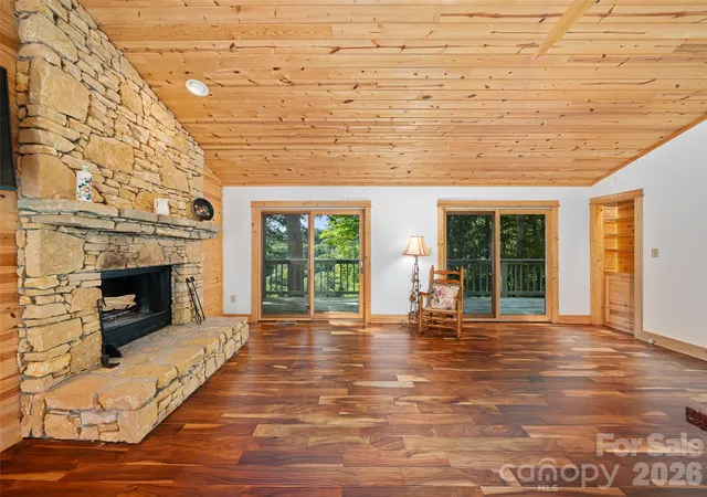 Photo 4 of Single family home for sale at 73 Oak Ridge Ct, Mars Hill, NC 28754 | MLS# 4422938 | Listing updated on 2026-09-11