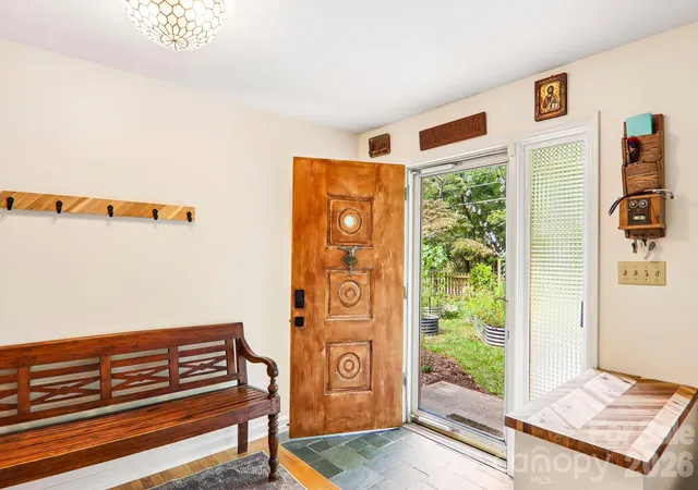 Photo 4 of Single family home for sale at 333 Kenilworth Rd, Asheville, NC 28805 | MLS# 4422949 | Listing updated on 2026-09-11