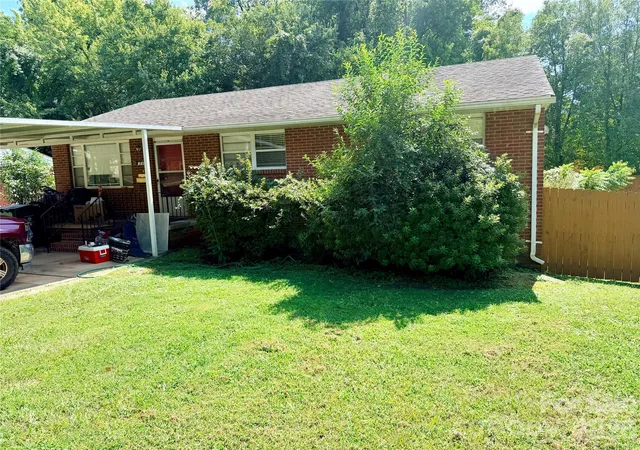 Photo 1 of Single family home for sale at 710 Manhasset Rd, Charlotte, NC 28209 | MLS# 4422965 | Listing updated on 2026-09-25