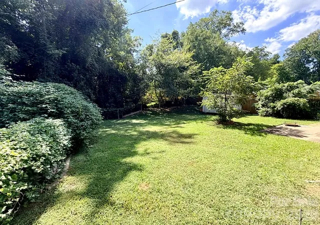 Photo 3 of Single family home for sale at 710 Manhasset Rd, Charlotte, NC 28209 | MLS# 4422965 | Listing updated on 2026-10-07