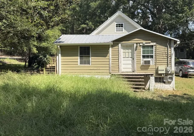 Photo 1 of Single family home for sale at 1230 Columbus St, Albemarle, NC 28001 | MLS# 4422992 | Listing updated on 2026-09-13