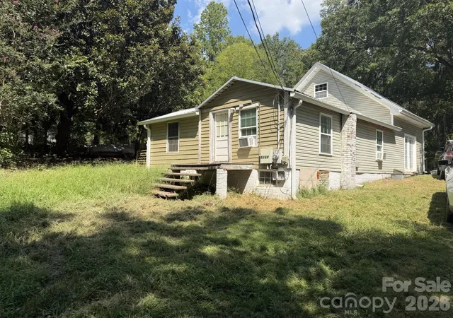 Photo 2 of Single family home for sale at 1230 Columbus St, Albemarle, NC 28001 | MLS# 4422992 | Listing updated on 2026-09-13
