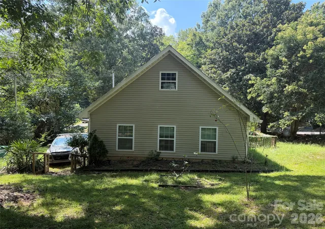 Photo 3 of Single family home for sale at 1230 Columbus St, Albemarle, NC 28001 | MLS# 4422992 | Listing updated on 2026-09-13