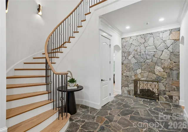 Photo 4 of Single family home for sale at 6239 Sharon Hills Rd, Charlotte, NC 28210 | MLS# 4423022 | Listing updated on 2026-10-16