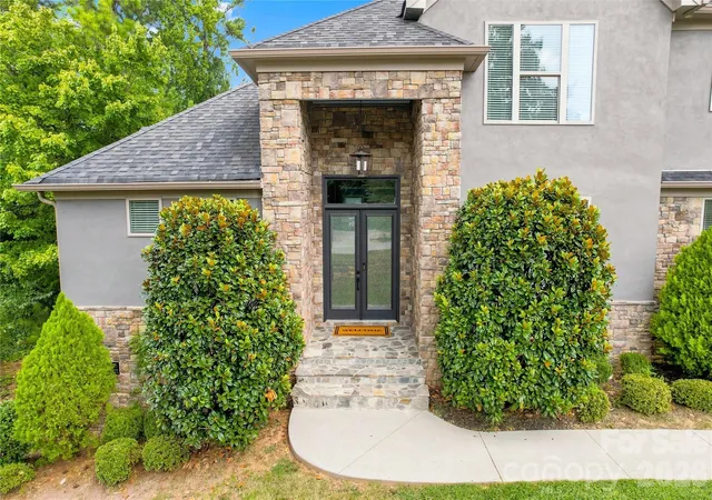 Photo 2 of Single family home for sale at 8007 Glen Abbey Cir, Stanley, NC 28164 | MLS# 4423031 | Listing updated on 2026-09-15