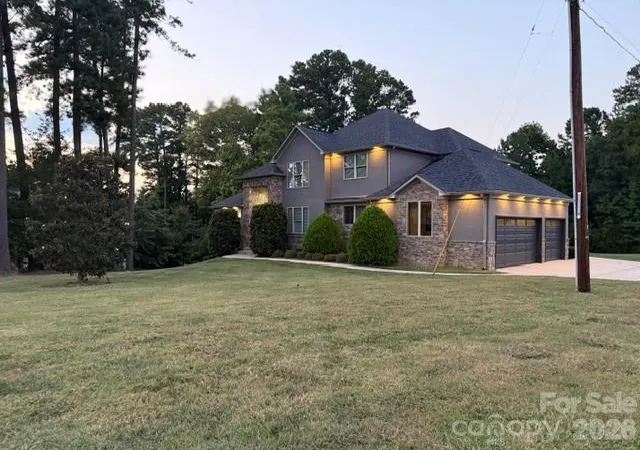 Photo 3 of Single family home for sale at 8007 Glen Abbey Cir, Stanley, NC 28164 | MLS# 4423031 | Listing updated on 2026-09-15