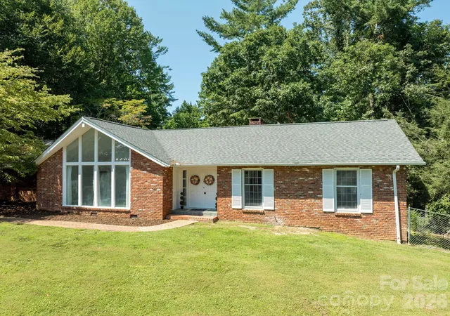 Photo 2 of Single family home for sale at 935 Ridgewood Dr NE, Lenoir, NC 28645 | MLS# 4423060 | Listing updated on 2026-09-23
