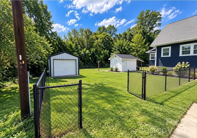Photo 17 of Single family home for sale at 108 Oak St, Granite Quarry, NC 28146 | MLS# 4423075 | Listing updated on 2026-10-02