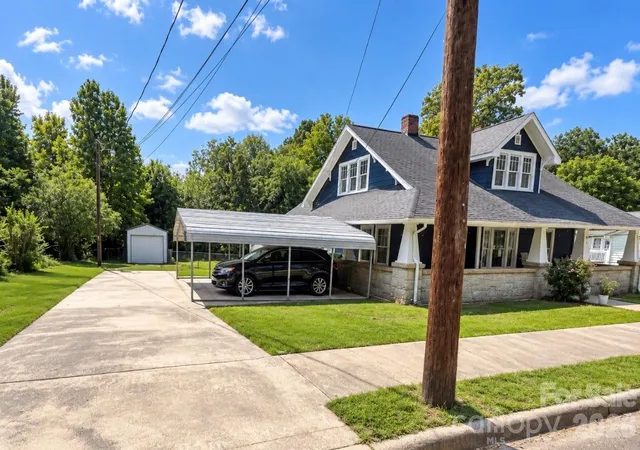 Photo 2 of Single family home for sale at 108 Oak St, Granite Quarry, NC 28146 | MLS# 4423075 | Listing updated on 2026-10-02