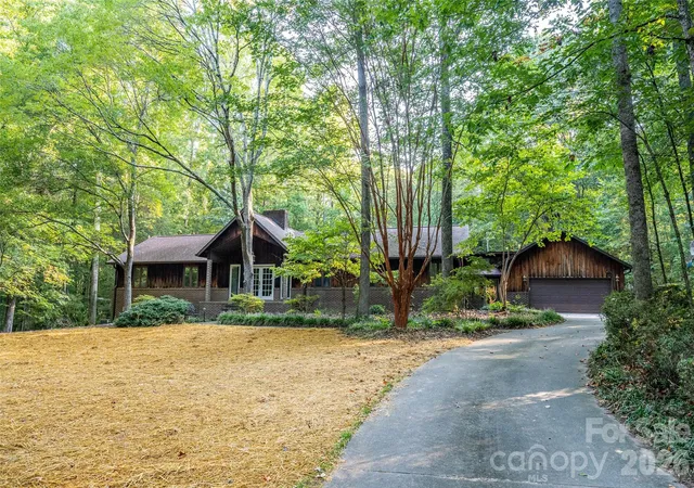 Photo 2 of Single family home for sale at 565 Oak Ridge Run, Salisbury, NC 28146 | MLS# 4423097 | Listing updated on 2026-09-15