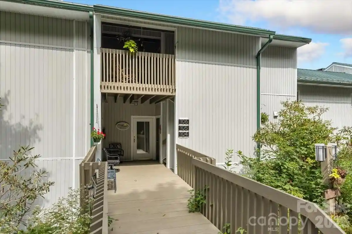 Listing Photo 2 - Condo for sale in 104 Vz Top Rd located at 104 Vz Top Rd, Highlands, NC 28741 - Unit 104 Vz Top Rd