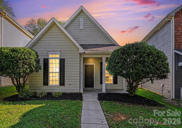 Photo 1 of Single family home for sale at 13640 Swinton Rd, Huntersville, NC 28078 | MLS# 4423157 | Listing updated on 2026-09-23