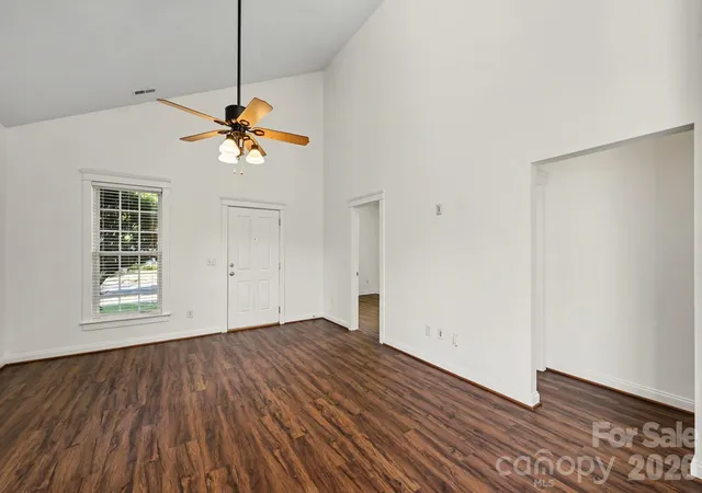 Photo 4 of Single family home for sale at 13640 Swinton Rd, Huntersville, NC 28078 | MLS# 4423157 | Listing updated on 2026-10-20