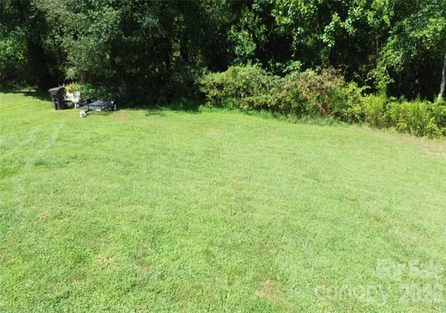 Photo 3 of Single family home for sale at 1545 Hamlet St, Lincolnton, NC 28092 | MLS# 4423216 | Listing updated on 2026-10-20
