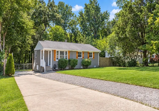 Photo 1 of Sale Pending at 2026 Choyce Cir, Charlotte, NC 28217 | MLS# 4423226 | Listing updated on 2026-09-12