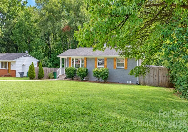 Photo 2 of Sale Pending at 2026 Choyce Cir, Charlotte, NC 28217 | MLS# 4423226 | Listing updated on 2026-09-12