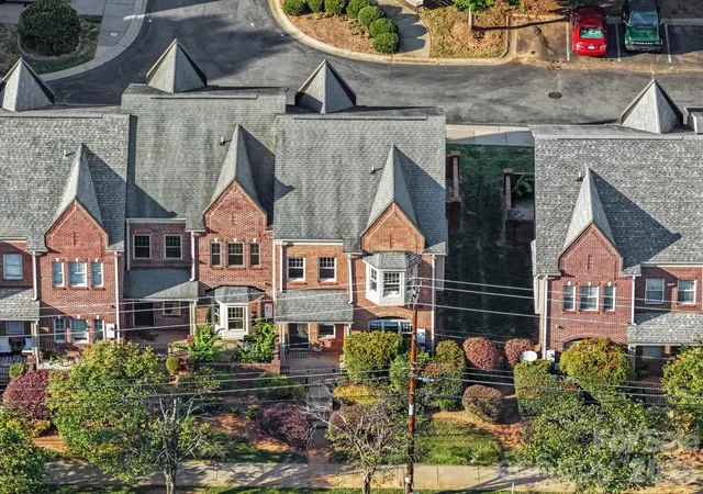 Photo 2 of Townhouse for sale at 4670 Dabney Vigor Dr, Charlotte, NC 28209 | MLS# 4423227 | Listing updated on 2026-09-14