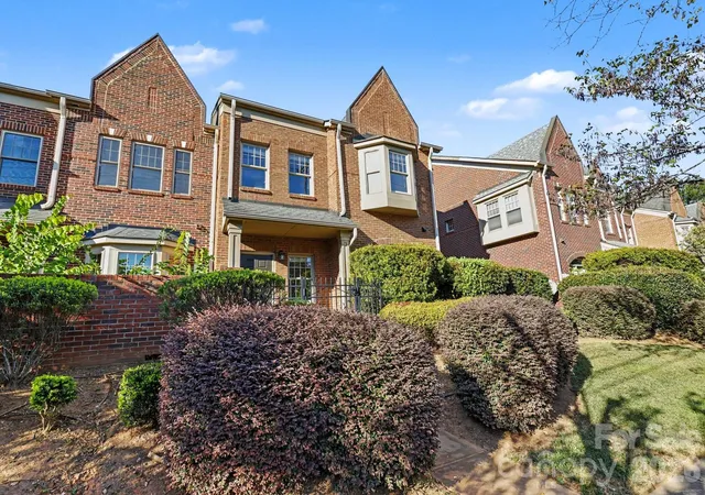 Photo 3 of Townhouse for sale at 4670 Dabney Vigor Dr, Charlotte, NC 28209 | MLS# 4423227 | Listing updated on 2026-09-14