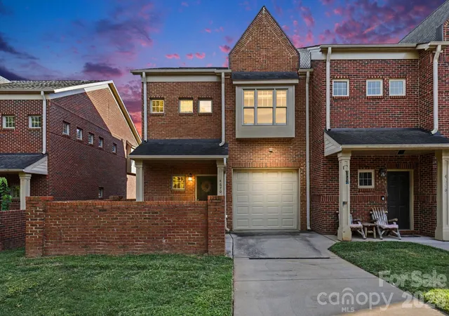 Photo 4 of Townhouse for sale at 4670 Dabney Vigor Dr, Charlotte, NC 28209 | MLS# 4423227 | Listing updated on 2026-09-14