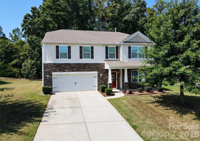 Photo 3 of Single family home for sale at 113 Meadow Strm Dr, Mount Holly, NC 28120 | MLS# 4423251 | Listing updated on 2026-10-05
