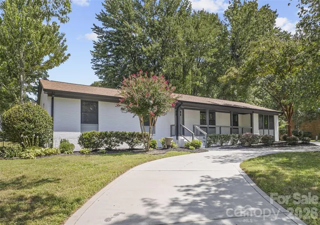 Photo 1 of Single family home for sale at 614 S Magnolia St, Mooresville, NC 28115 | MLS# 4423276 | Listing updated on 2026-09-23