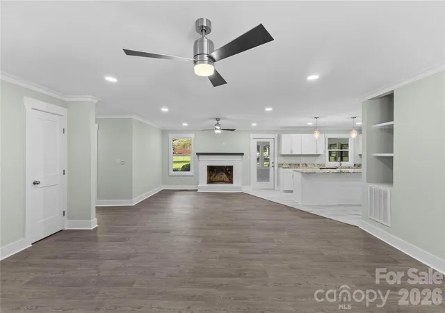 Photo 3 of Single family home for sale at 614 S Magnolia St, Mooresville, NC 28115 | MLS# 4423276 | Listing updated on 2026-09-23