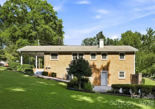 Photo 2 of Single family home for sale at 628 Sedgefield St Sw, Concord, NC 28025 | MLS# 4423342 | Listing updated on 2026-09-11