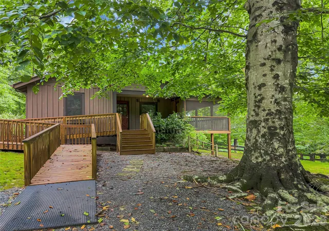 Photo 3 of Single family home for sale at 989 Fox Mountain Rd, Columbus, NC 28722 | MLS# 4423345 | Listing updated on 2026-10-26