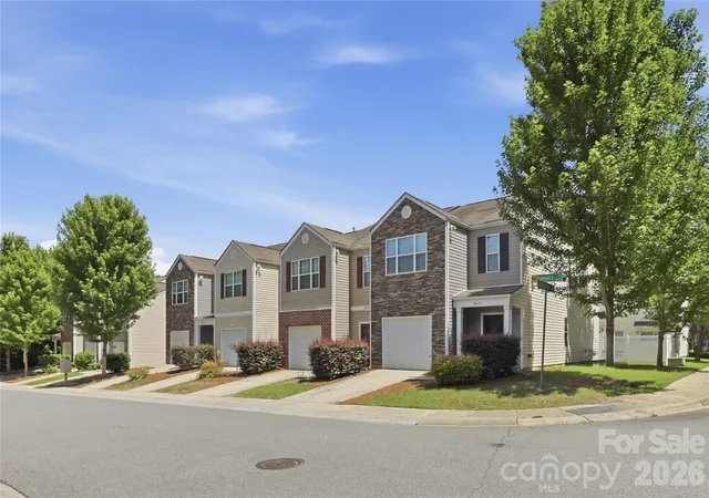 Photo 2 of Townhouse for sale at 3627 Danvers St, Charlotte, NC 28213 | MLS# 4423427 | Listing updated on 2026-09-25