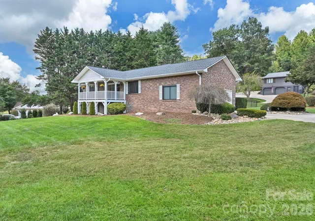 Photo 3 of Single family home for sale at 123 Turley Fls Rd, Hendersonville, NC 28739 | MLS# 4423477 | Listing updated on 2026-09-14