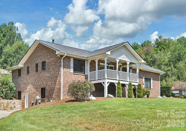 Photo 3 of Single family home for sale at 123 Turley Fls Rd, Hendersonville, NC 28739 | MLS# 4423477 | Listing updated on 2026-09-14
