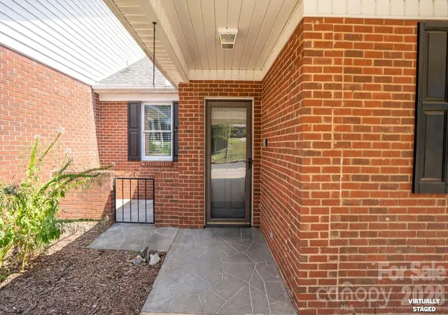 Photo 2 of Townhouse for sale at 19942 Oak Leaf Cir, Cornelius, NC 28031 | MLS# 4423543 | Listing updated on 2026-09-14