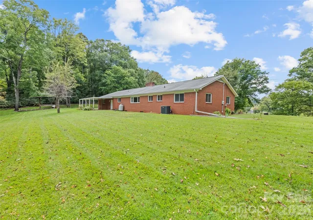 Photo 3 of Single family home for sale at 2968 Dutch Cvs Rd, Canton, NC 28716 | MLS# 4423590 | Listing updated on 2026-09-11