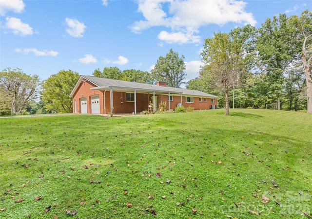 Photo 4 of Single family home for sale at 2968 Dutch Cvs Rd, Canton, NC 28716 | MLS# 4423590 | Listing updated on 2026-09-11