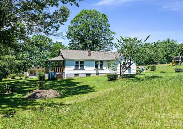 Photo 1 of Single family home for sale at 1125 & 1127 Glenn Brg Rd Se, Arden, NC 28704 | MLS# 4423618 | Listing updated on 2026-09-11