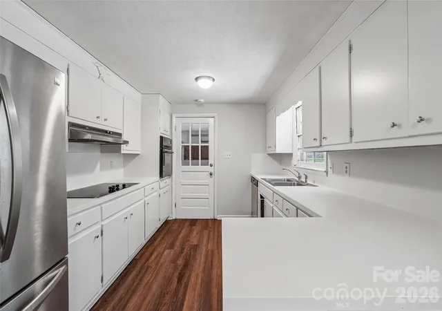 Photo 2 of Single family home for sale at 4036 Elizabeth St, Hickory, NC 28601 | MLS# 4423673 | Listing updated on 2026-09-22