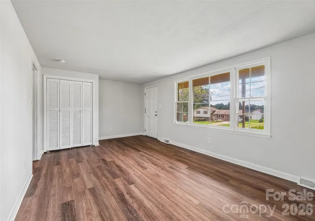 Photo 3 of Single family home for sale at 4036 Elizabeth St, Hickory, NC 28601 | MLS# 4423673 | Listing updated on 2026-09-22