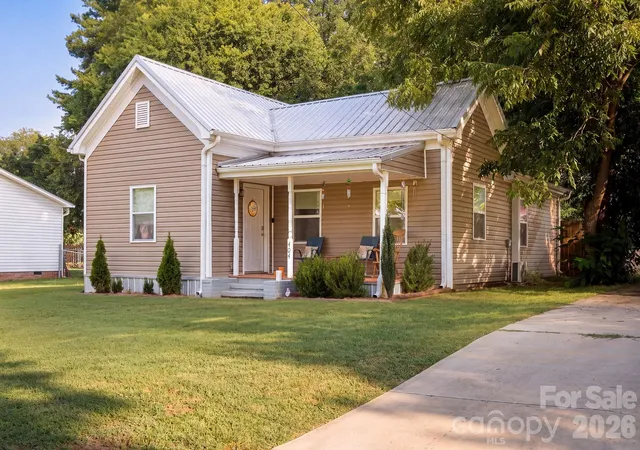 Photo 1 of Single family home for sale at 404 W 7th Avenue, Lexington, NC 27292 | MLS# 4423693 | Listing updated on 2026-09-29