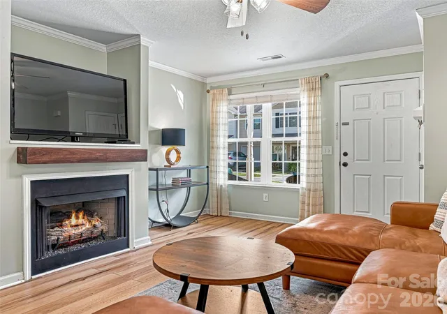 Listing Photo 5 - Condo for sale in building located at 143 Alpine Ridge Dr, Asheville, NC 28803